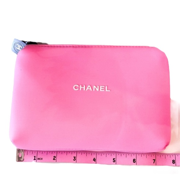 Chanel Neoprene Cosmetic Beauty case, New in Box. - Picture 6 of 8